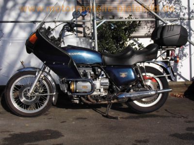 Honda_GL1000_Goldwing_blau_original_Auspuff_Vetter_Verkleidung_Sturzbuegel_Gepaecktraeger_Speichenraeder_gelochte_Bremsscheiben_King-Queen-Sitzbank_56.jpg