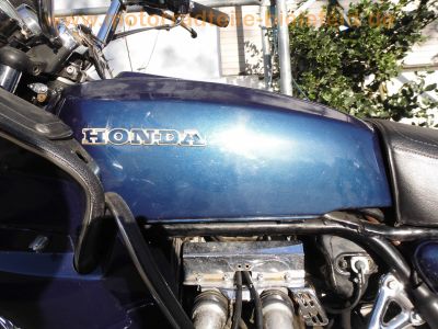 Honda_GL1000_Goldwing_blau_original_Auspuff_Vetter_Verkleidung_Sturzbuegel_Gepaecktraeger_Speichenraeder_gelochte_Bremsscheiben_King-Queen-Sitzbank_86.jpg