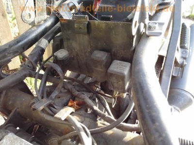 Suzuki_GSX600F_GN72B_Ratbike_schwarz_f_Ersatzteile_original_Auspuff_Motor_Gabel_49.jpg