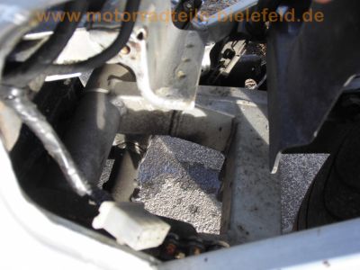 Kawasaki_GPZ600R_ZX600A_crash_Streetfighter_Superbike-Lenker_FCW_Fischer-Fahrwerk_Schwinge_GFM5_Verbund-Raeder_Fischer_Custom_Wheels_GFM_4,5x17_FCW_3,5x17_93.jpg