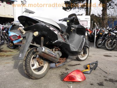 Kenno_Phantom_50_China-Roller_Scooter_HL50QT-37B_2.jpg