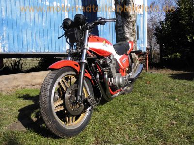 Honda_CB900F2_Boldor_original_rot-weiss_Vollverkleidung_4-2_Auspuff_HM438_37mm-Gabel_Doppelkolben-Bremsanlage_-_wie_CB_750_1100_F_RC04_SC09_SC05_SC08_SC11_83.jpg