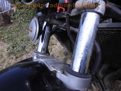 Suzuki_GSF400_BANDIT_GK75B_schwarz_Ochsenaugen_gedrosselt_25kW_34PS_-_wie_GSF600_Bandit_GN77B_59.jpg