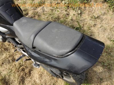 Suzuki_GSF400_BANDIT_GK75B_schwarz_Ochsenaugen_gedrosselt_25kW_34PS_-_wie_GSF600_Bandit_GN77B_72.jpg