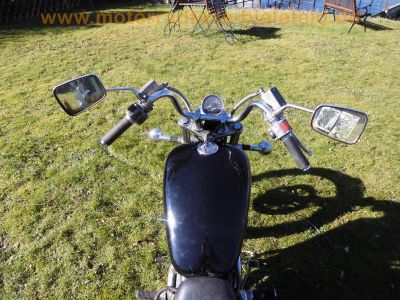 Suzuki_VS750_Intruder_VR51A_V2_Chopper_schwarz_original_Auspuff_SANKEI_2236_Sturzbuegel_Sissybar_43kW_58PS_-_wie_VS600_VS700_VS800_VS1400_18.jpg