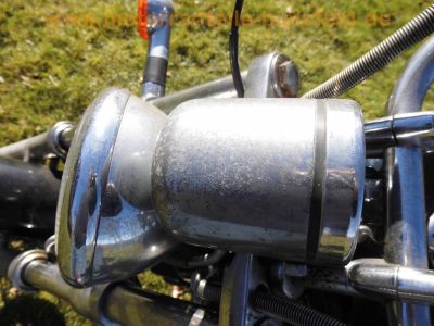 Suzuki_VS750_Intruder_VR51A_V2_Chopper_schwarz_original_Auspuff_SANKEI_2236_Sturzbuegel_Sissybar_43kW_58PS_-_wie_VS600_VS700_VS800_VS1400_69.jpg