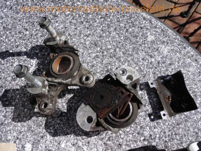 Suzuki_VS750_Intruder_VR51A_V2_Chopper_schwarz_original_Auspuff_SANKEI_2236_Sturzbuegel_Sissybar_43kW_58PS_-_wie_VS600_VS700_VS800_VS1400_81.jpg