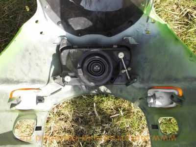 Kawasaki_ZZR600D_ZX600D_giftgruen_1992_98PS_Ersatzteile_spare-parts_original_Verkleidung_neue_LUCAS_Bremsscheiben_37.jpg
