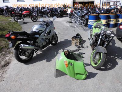 Kawasaki_ZZR600E_ZX600E_silber_1998_98PS_REMUS_4-1_Auspuff_3x_Stahlflex_Bremsleitung_29800_mls_13.jpg