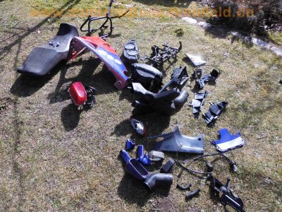 Kawasaki_ZZR600E_ZX600E_1995_98PS_Crash_Ersatzteile_spare-parts_GIVI-Koffertraeger_Motor_engine_Rahmen_Gabel_17.jpg