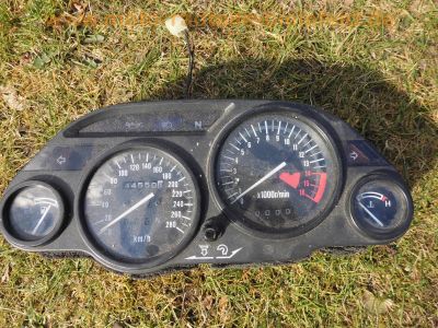 Kawasaki_ZZR600E_ZX600E_1995_98PS_Crash_Ersatzteile_spare-parts_GIVI-Koffertraeger_Motor_engine_Rahmen_Gabel_33.jpg