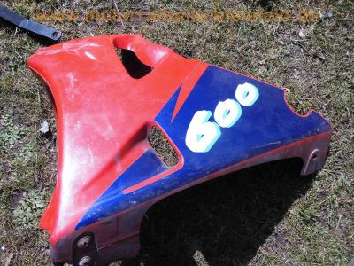 Kawasaki_ZZR600E_ZX600E_1995_98PS_Crash_Ersatzteile_spare-parts_GIVI-Koffertraeger_Motor_engine_Rahmen_Gabel_59.jpg