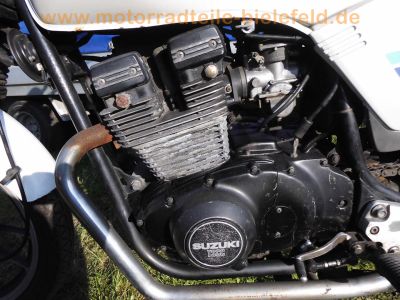 Suzuki_GSX400E_GK53C_weiss-blau_JAMA-Auspuff_Koffertraeger_Gepaecktraeger_-_wie_GSX250E_GS25x_GS40x_GK51C_GJ53B_62.jpg