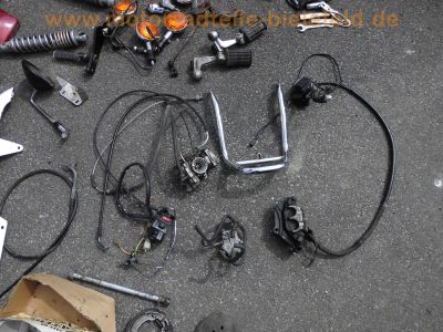 Yamaha_XV125_Virago_5AJ_rot_Chopper_in_Teilen_-_spare-parts_Ersatzteile_wie_XV250_3LS_3LW_XV535_3BR_2YL_12.jpg