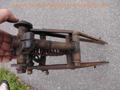 DKW_Luxus_ZE_200_Blutblase_Ersatzteile_spare-parts_Rahmen_Gabel_Auspuff_frame_fork_exhaust_10.jpg