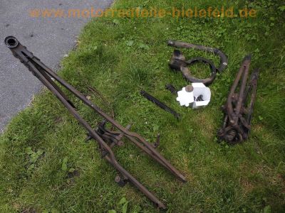 DKW_Luxus_ZE_200_Blutblase_Ersatzteile_spare-parts_Rahmen_Gabel_Auspuff_frame_fork_exhaust_2.jpg