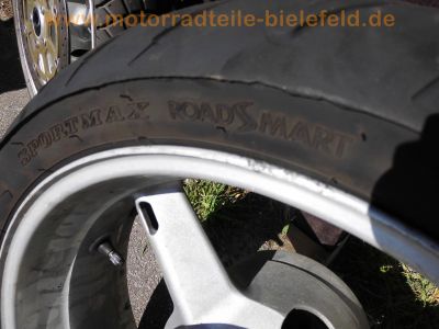 Suzuki_GSXR_750_K0_WVBD_1Hd_2x_Motor_2x_Renn-Verkeidung_2x_Radsatz_Tuning_SR-Racing_Titan-Auspuff_0083SR_Renn-Bereifung_Regen-Reifen_-_wie_GSX-R_GSXR_600_1000_K1_K2_K3_K4_K5_121.jpg