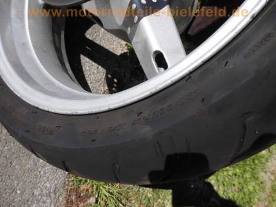 Suzuki_GSXR_750_K0_WVBD_1Hd_2x_Motor_2x_Renn-Verkeidung_2x_Radsatz_Tuning_SR-Racing_Titan-Auspuff_0083SR_Renn-Bereifung_Regen-Reifen_-_wie_GSX-R_GSXR_600_1000_K1_K2_K3_K4_K5_122.jpg