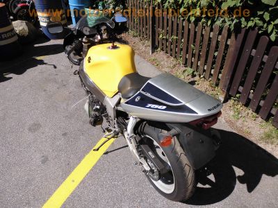 Suzuki_GSXR_750_K0_WVBD_1Hd_2x_Motor_2x_Renn-Verkeidung_2x_Radsatz_Tuning_SR-Racing_Titan-Auspuff_0083SR_Renn-Bereifung_Regen-Reifen_-_wie_GSX-R_GSXR_600_1000_K1_K2_K3_K4_K5_158.jpg