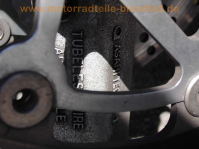 Suzuki_GSXR_750_K0_WVBD_1Hd_2x_Motor_2x_Renn-Verkeidung_2x_Radsatz_Tuning_SR-Racing_Titan-Auspuff_0083SR_Renn-Bereifung_Regen-Reifen_-_wie_GSX-R_GSXR_600_1000_K1_K2_K3_K4_K5_170.jpg
