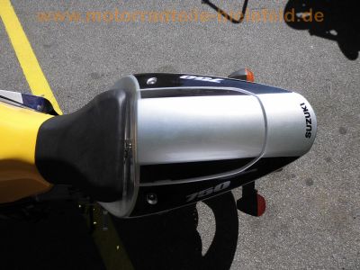 Suzuki_GSXR_750_K0_WVBD_1Hd_2x_Motor_2x_Renn-Verkeidung_2x_Radsatz_Tuning_SR-Racing_Titan-Auspuff_0083SR_Renn-Bereifung_Regen-Reifen_-_wie_GSX-R_GSXR_600_1000_K1_K2_K3_K4_K5_238.jpg