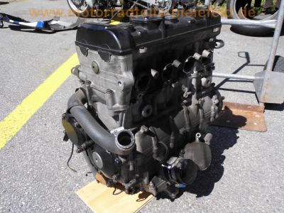 Suzuki_GSXR_750_K0_WVBD_1Hd_2x_Motor_2x_Renn-Verkeidung_2x_Radsatz_Tuning_SR-Racing_Titan-Auspuff_0083SR_Renn-Bereifung_Regen-Reifen_-_wie_GSX-R_GSXR_600_1000_K1_K2_K3_K4_K5_84.jpg