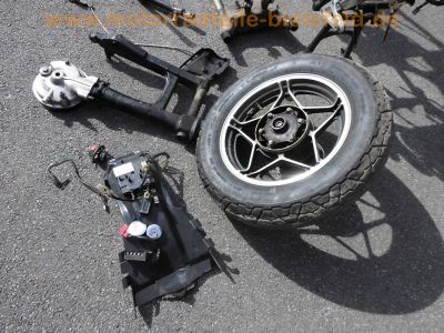 Honda_V45_Magna_VF750C_RC09_Chopper_Ersatzteile_spare-parts_hohe_Sissy-Bar_mit_Gepaecktraeger_-_baugleich_VF700C_RC21_Magna_wie_VF500C_PC13_V30_VF_700_750_S_Sabre_F_Interceptor_13.jpg