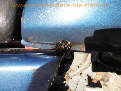Kawasaki_KZ200A_Z200A_blau-rot_rostig_Einzylinder_Oldtimer_Gepaecktraeger_Papiere_16.jpg