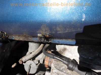 Kawasaki_KZ200A_Z200A_blau-rot_rostig_Einzylinder_Oldtimer_Gepaecktraeger_Papiere_17.jpg
