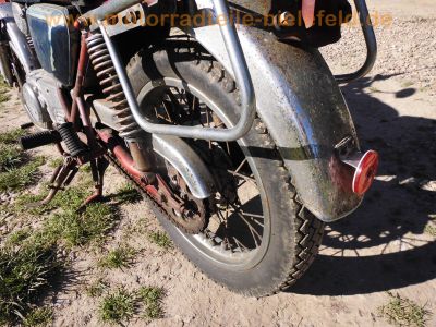 Kawasaki_KZ200A_Z200A_blau-rot_rostig_Einzylinder_Oldtimer_Gepaecktraeger_Papiere_38.jpg