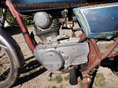 Kawasaki_KZ200A_Z200A_blau-rot_rostig_Einzylinder_Oldtimer_Gepaecktraeger_Papiere_41.jpg