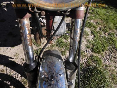 Kawasaki_KZ200A_Z200A_blau-rot_rostig_Einzylinder_Oldtimer_Gepaecktraeger_Papiere_47.jpg