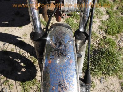 Kawasaki_KZ200A_Z200A_blau-rot_rostig_Einzylinder_Oldtimer_Gepaecktraeger_Papiere_51.jpg