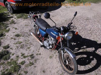 Kawasaki_KZ200A_Z200A_blau-rot_rostig_Einzylinder_Oldtimer_Gepaecktraeger_Papiere_6.jpg