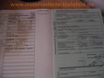 Kawasaki_KZ200A_Z200A_blau-rot_rostig_Einzylinder_Oldtimer_Gepaecktraeger_Papiere_60.jpg