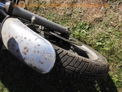 Suzuki_GSX400F_Katana_GS40XF_4-Zylinder_gruen_BSM_4-1_Auspuff_zurueckverlegte_Fussrasten-Anlage_33.jpg