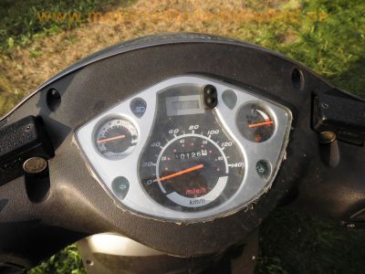 Tauris_Rumba_125_Grossrad-Roller_Scooter_4-Takt_-_wie_Avenida_Broadway_Capri_Strada_Fiera_Cubana_City-Roller_11.jpg