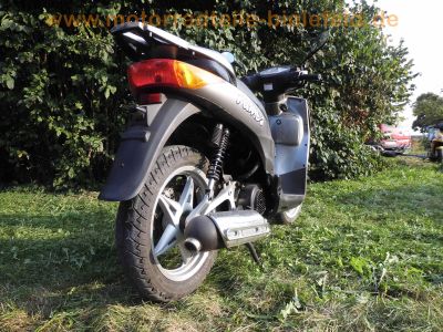 Tauris_Rumba_125_Grossrad-Roller_Scooter_4-Takt_-_wie_Avenida_Broadway_Capri_Strada_Fiera_Cubana_City-Roller_25.jpg
