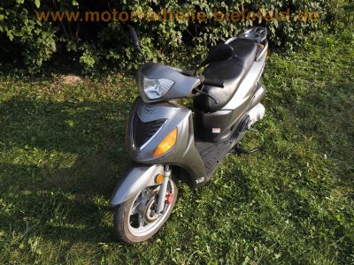 Tauris_Rumba_125_Grossrad-Roller_Scooter_4-Takt_-_wie_Avenida_Broadway_Capri_Strada_Fiera_Cubana_City-Roller_6.jpg