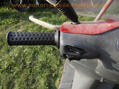 Piaggio_Sfera_125_Four-Stroke_4T_Roller_Scooter_rot_-_Technik_wie_Vespa_ET4_RST_RSL_SKR_50_125_14.jpg