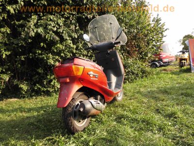 Piaggio_Sfera_125_Four-Stroke_4T_Roller_Scooter_rot_-_Technik_wie_Vespa_ET4_RST_RSL_SKR_50_125_19.jpg