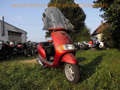 Piaggio_Sfera_125_Four-Stroke_4T_Roller_Scooter_rot_-_Technik_wie_Vespa_ET4_RST_RSL_SKR_50_125_20.jpg