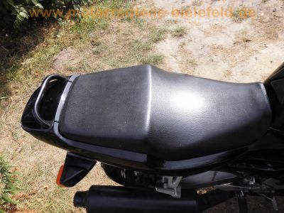Honda_CBR600F_PC25_schwarz-gelb_Scott-Oiler_TRW-Lenker_-_wie_PC23_PC31_35.jpg
