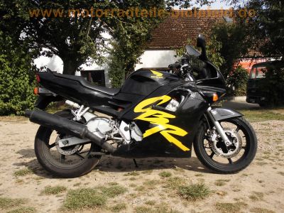 Honda_CBR600F_PC25_schwarz-gelb_Scott-Oiler_TRW-Lenker_-_wie_PC23_PC31_37.jpg