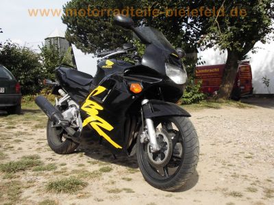 Honda_CBR600F_PC25_schwarz-gelb_Scott-Oiler_TRW-Lenker_-_wie_PC23_PC31_38.jpg