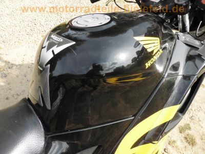 Honda_CBR600F_PC25_schwarz-gelb_Scott-Oiler_TRW-Lenker_-_wie_PC23_PC31_53.jpg