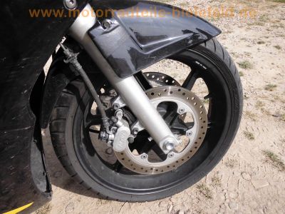 Honda_CBR600F_PC25_schwarz-gelb_Scott-Oiler_TRW-Lenker_-_wie_PC23_PC31_62.jpg