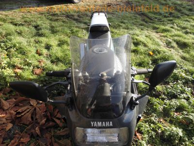 Yamaha_FZ_750_Genesis_2KK_grau-weiss_letztes_Modell_1990_17_Zoll_Vorderrad_Vollverkleidung_4in1_Auspuff_-_wie_1FN_3KT_15.jpg