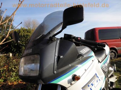 Yamaha_FZ_750_Genesis_2KK_grau-weiss_letztes_Modell_1990_17_Zoll_Vorderrad_Vollverkleidung_4in1_Auspuff_-_wie_1FN_3KT_18.jpg