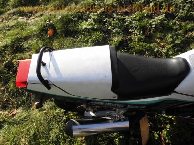 Yamaha_FZ_750_Genesis_2KK_grau-weiss_letztes_Modell_1990_17_Zoll_Vorderrad_Vollverkleidung_4in1_Auspuff_-_wie_1FN_3KT_36.jpg